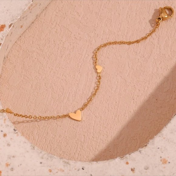 18K GOLD SMALL DAINTY MINI HEART CHAIN BRACELET, NICE BRACELET, CUTE BRACELET - Picture 4 of 5